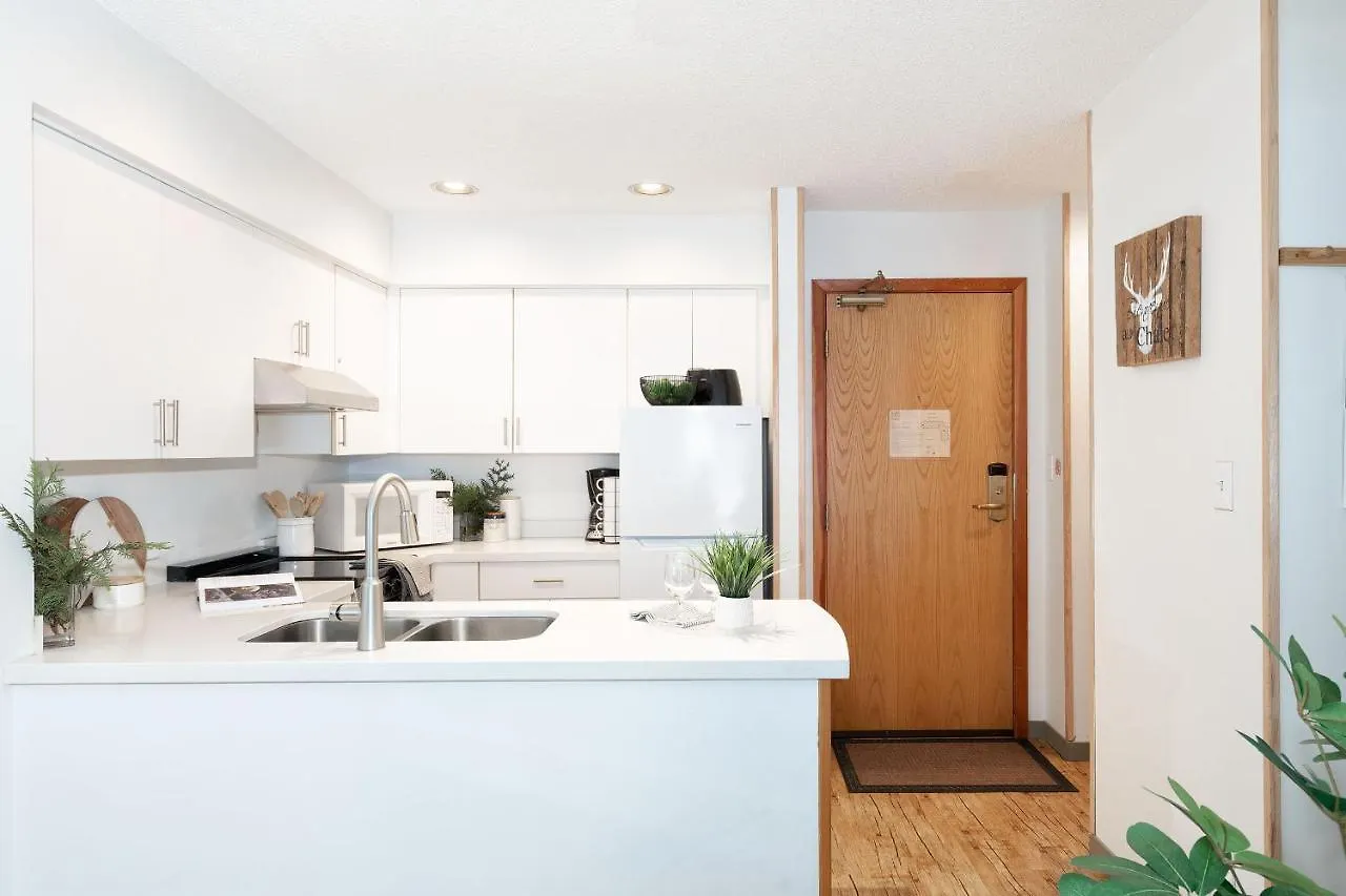 Slopeside Whistler Creek Apartment