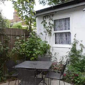 https://bubblesbnb-1-bedroom-flat.cambridgehotelsuk.com