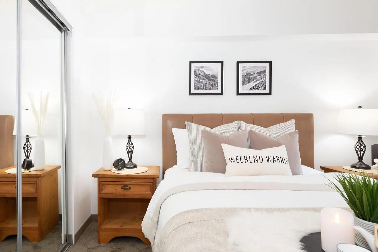 Slopeside Whistler Creek Apartment