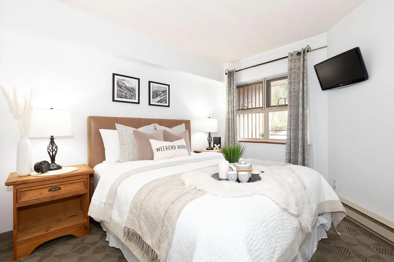 Slopeside Whistler Creek Apartment